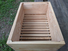 Load image into Gallery viewer, Lambrecht Brood Boxes